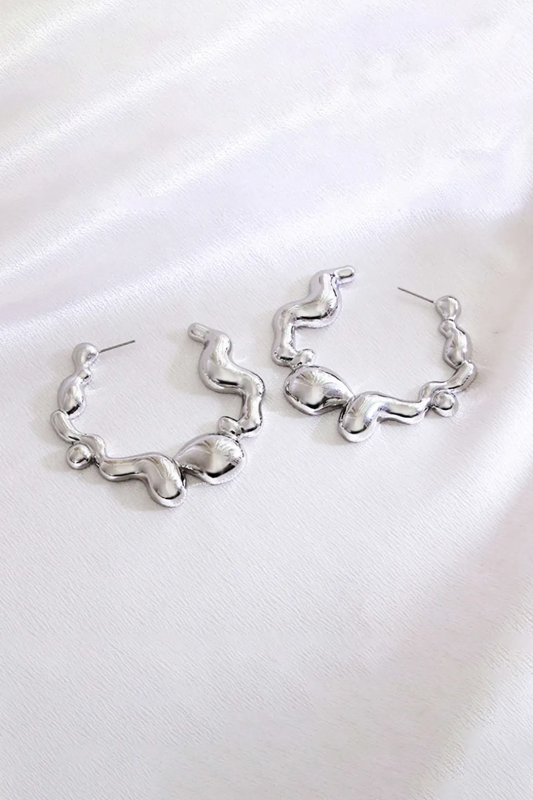 Fashion Wavy Open Hoop Earrings Earrings | Accessories